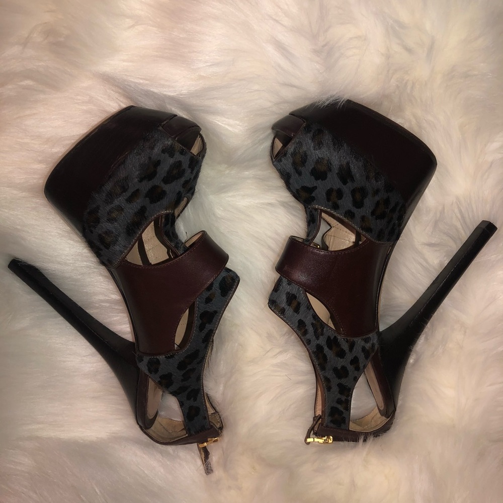 Authentic FENDI Leather Cheetah high heels